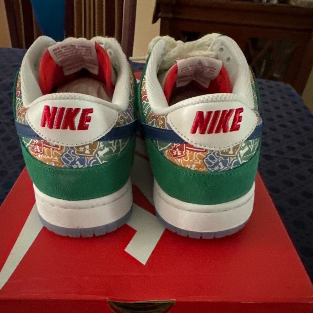 Size 10 - Nike Dunk Low Foam Finger 2022 - Picture 3 of 8